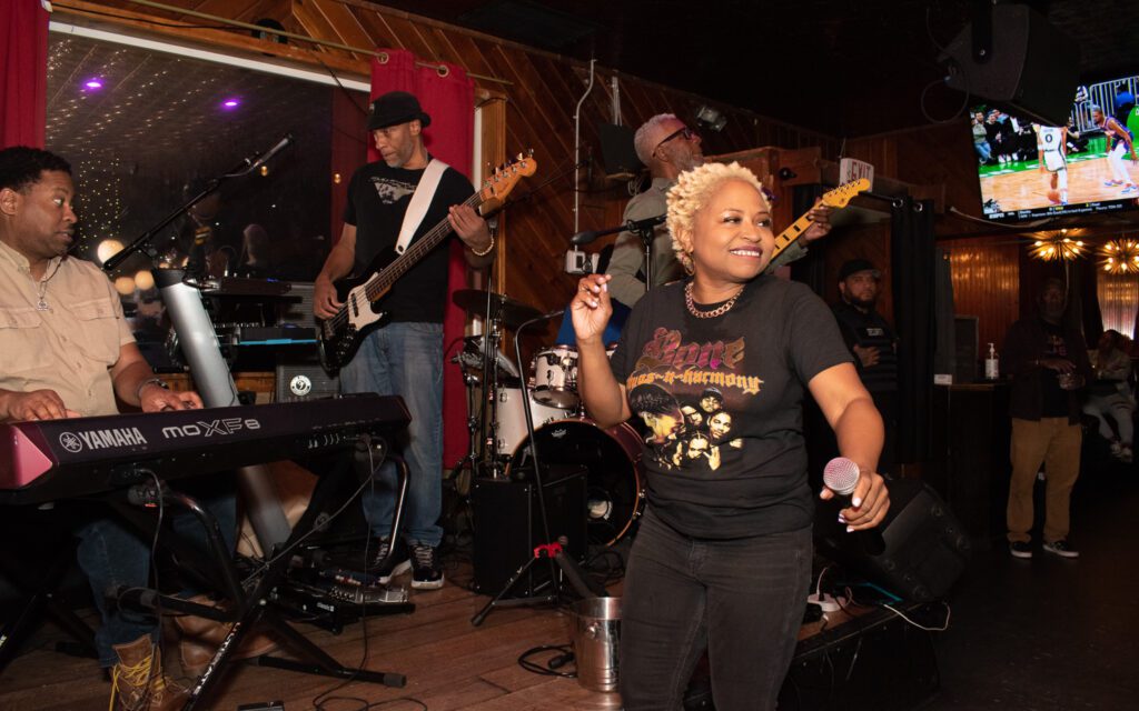 Best Bars with Live Music Los Angeles