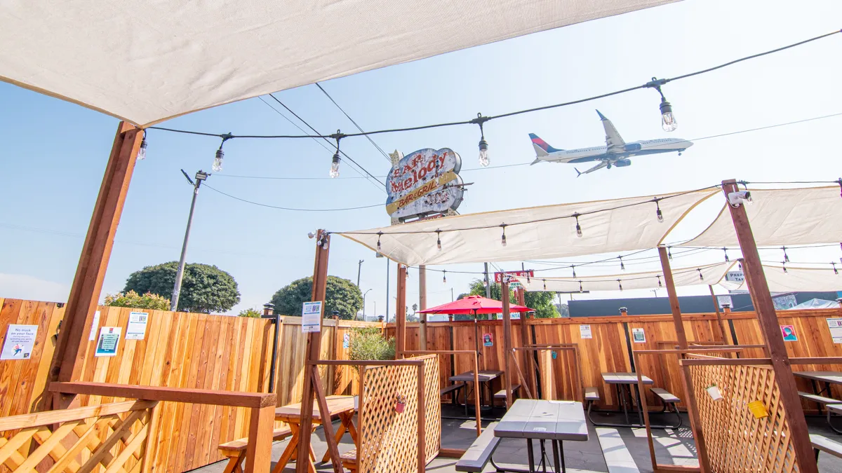 outdoor-party-venue-lax-airplane-view Outdoor party venue near LAX with airplane view