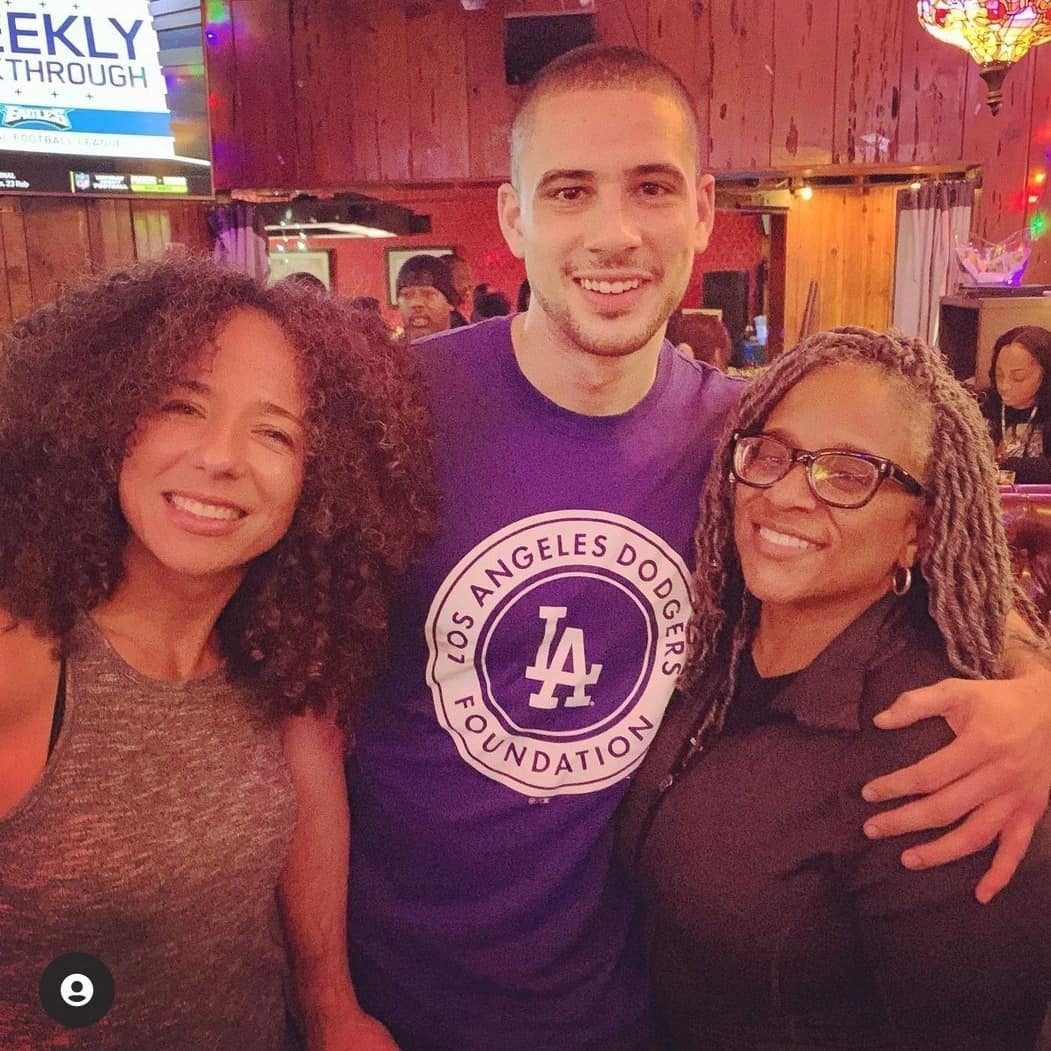 Watch Dodgers Games at Melody Bar and Grill Near LAX